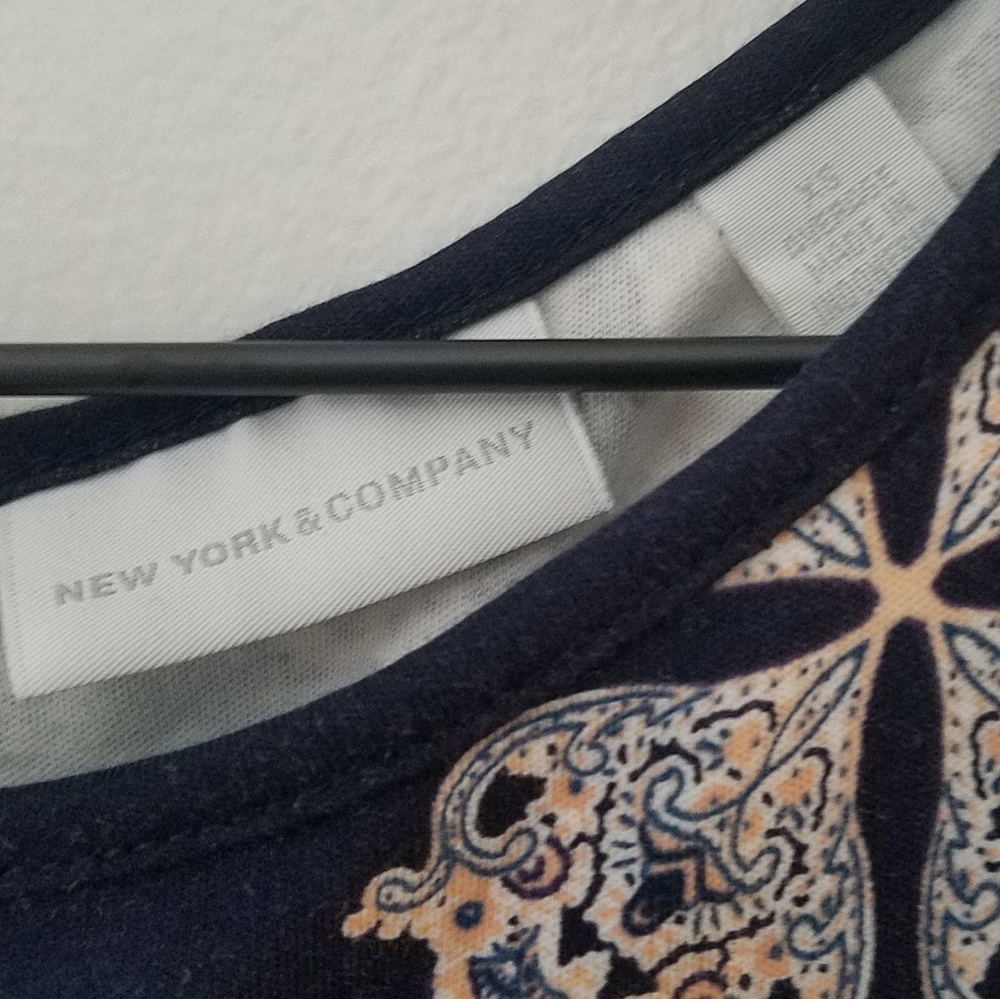 Patterned Dress - Picture 4 of 4